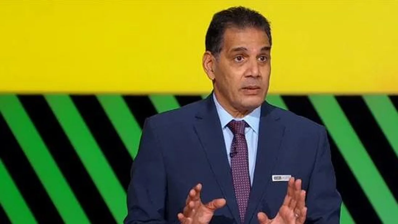 أخطاء تحكيم.. جمال الغندور يكشف مخالفات مباراة مصر والسنغال